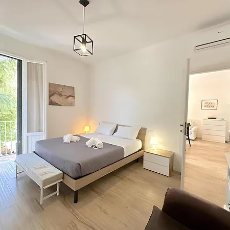Borgo Verde-5 Minutes From The Station Lejlighed