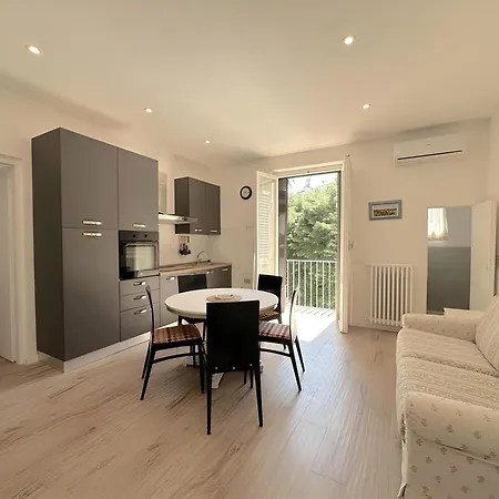 Apartment Borgo Verde-5 Minutes From The Station *